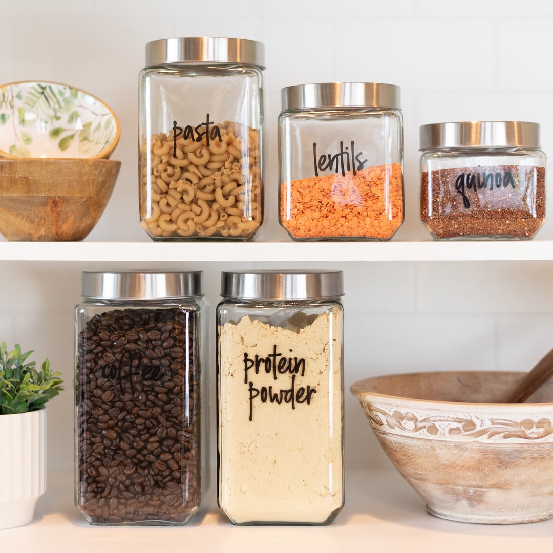 Image of Here’s how Dr. Julia Raz became a professional organizer as a lucrative side hustle that’s become a full-time business. 