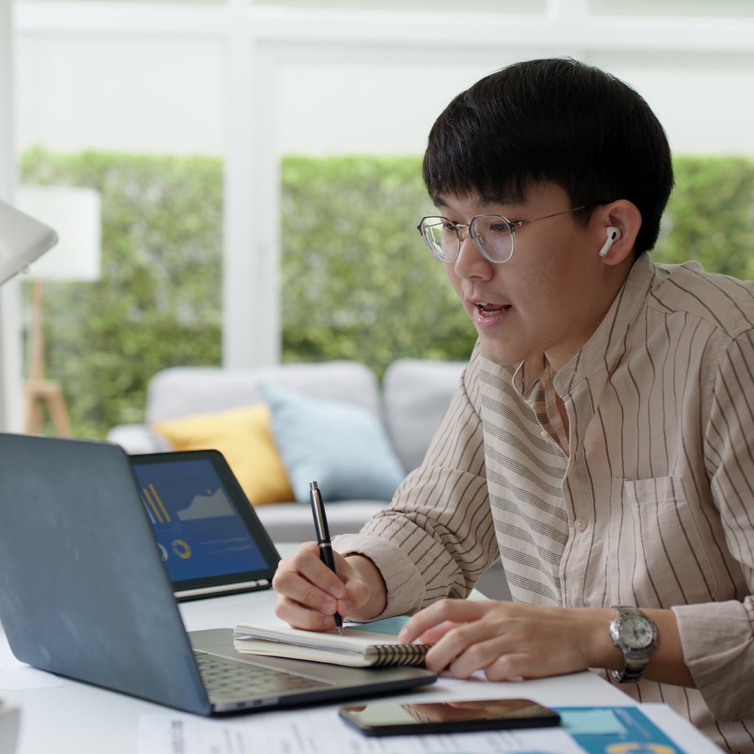 Image of Read more to understand the key differences between the working class vs middle class. 